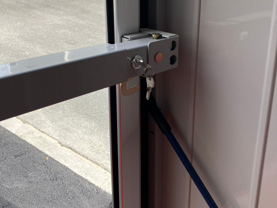 枚方市招提町の貸しバイクガレージの盗難防止設備2