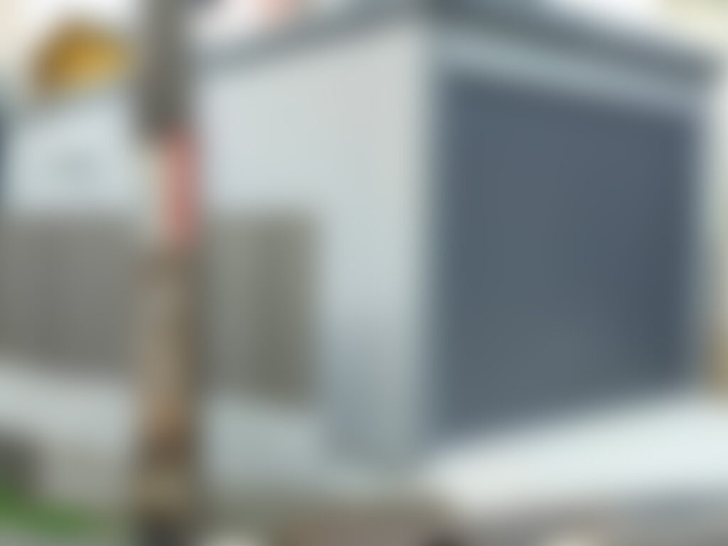 枚方市藤田町の貸し事務所付きガレージの外観