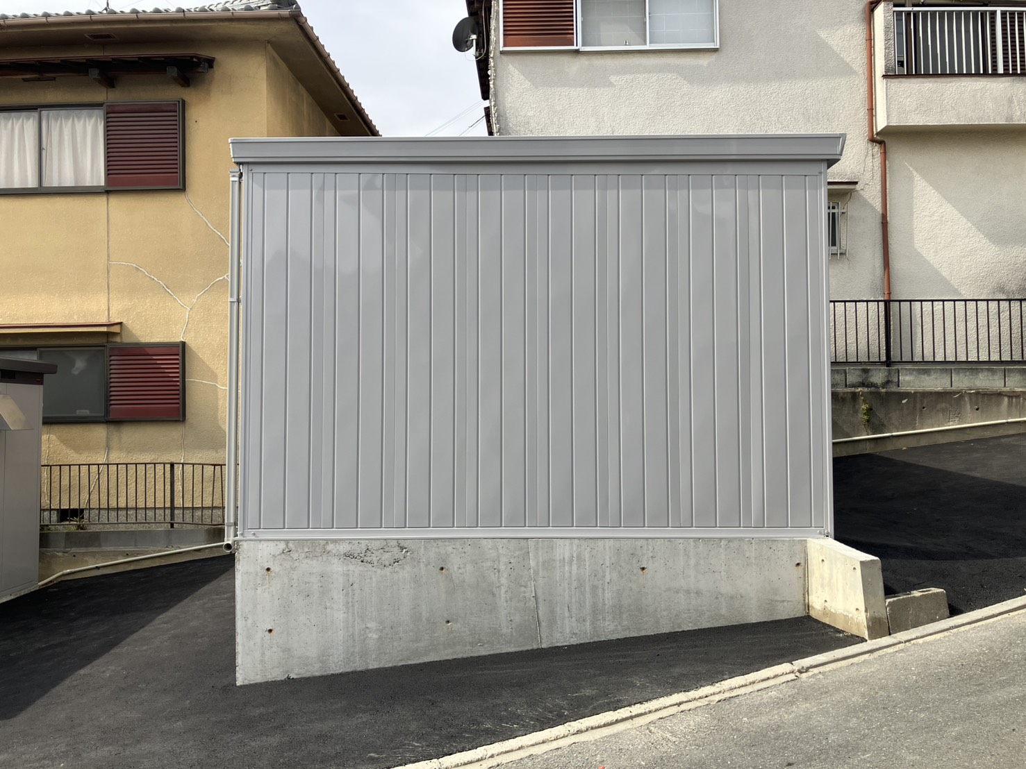 ガレージ側面外観