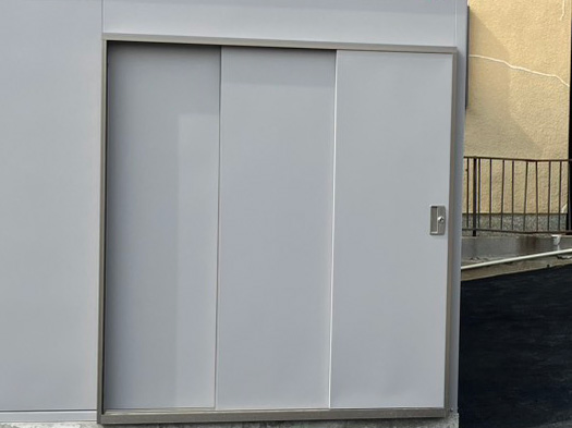 盗難に備えた鉄板扉